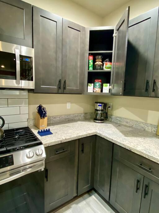 New Modern Cabin! 5Mi To Mt Rainier National Park! Hot Tub & Wifi أشفورد المظهر الخارجي الصورة