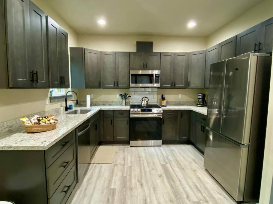 New Modern Cabin! 5Mi To Mt Rainier National Park! Hot Tub & Wifi أشفورد المظهر الخارجي الصورة