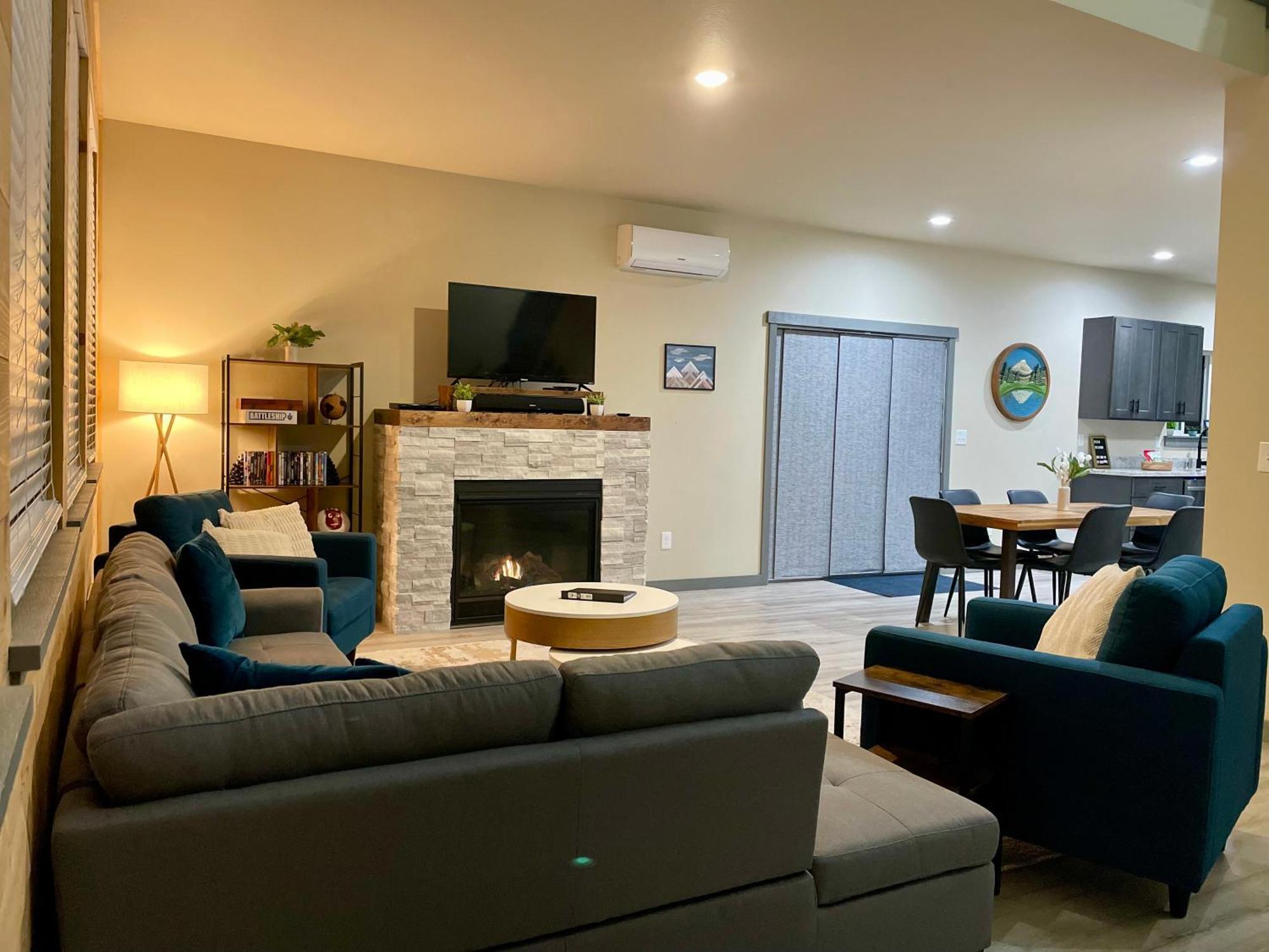 New Modern Cabin! 5Mi To Mt Rainier National Park! Hot Tub & Wifi أشفورد المظهر الخارجي الصورة